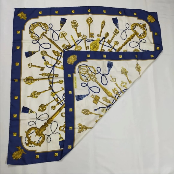 Hermes 💯 Silk Blue white and gold key scarf Large - Picture 8 of 15